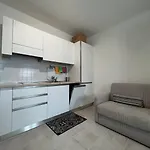 Mono Celeste 411
